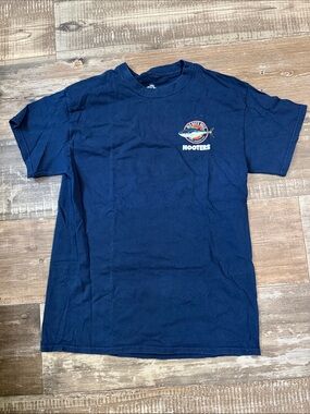 Rare Hooters Old Guys Rule Fishing Tee